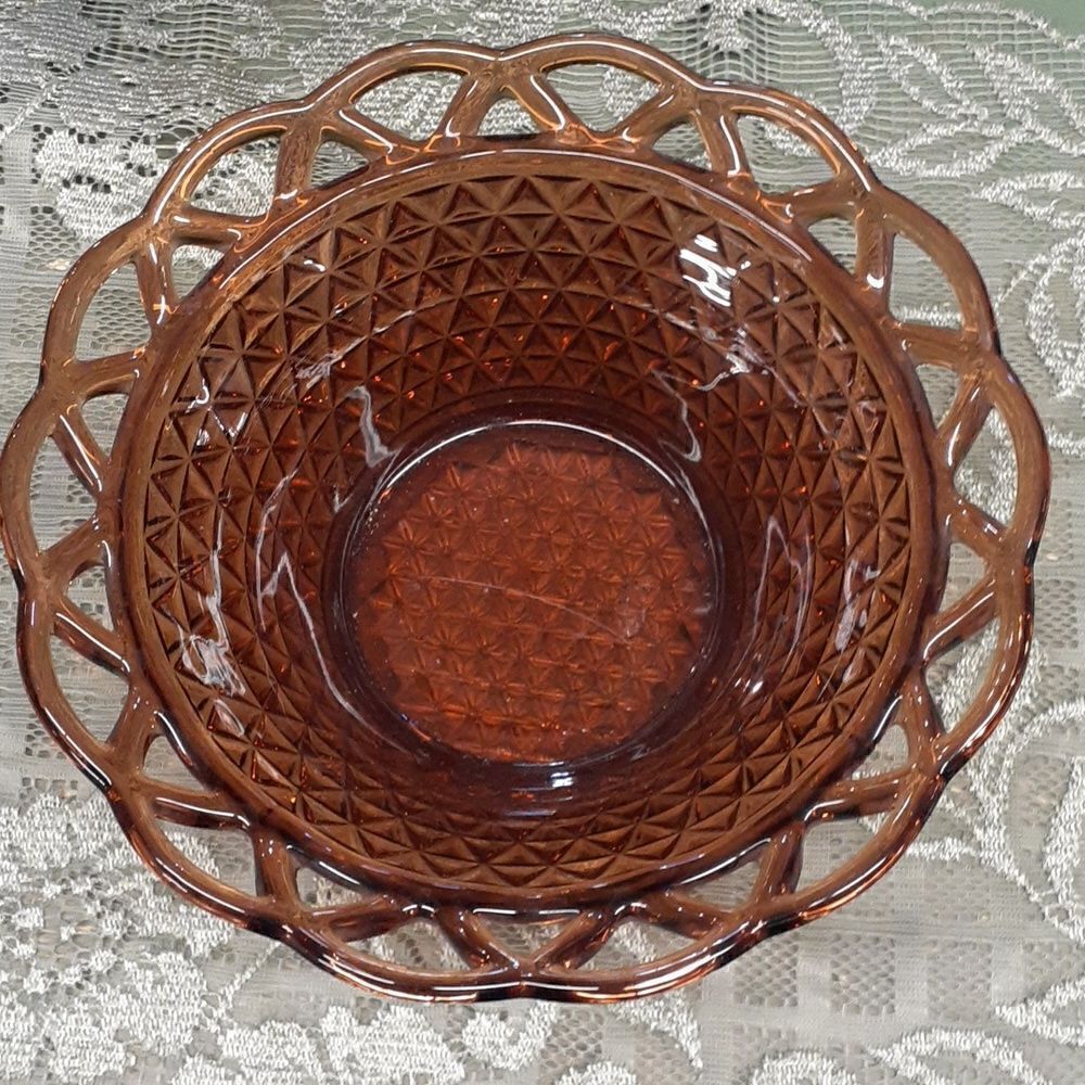 Imperial‎ glass amber lace edge diamond point round serving bowl